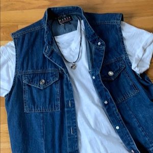 Women’s Denim Vest Size Large